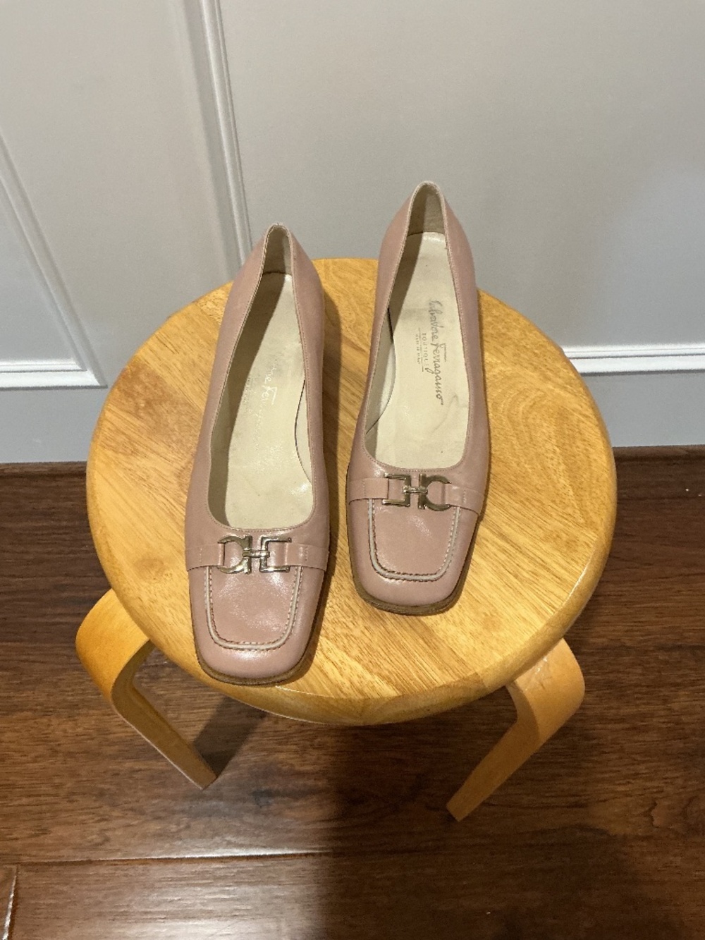 Salvatore Ferragamo Women’s Pink Loafers 7